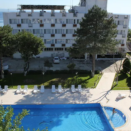 Hotel Konuk 2*